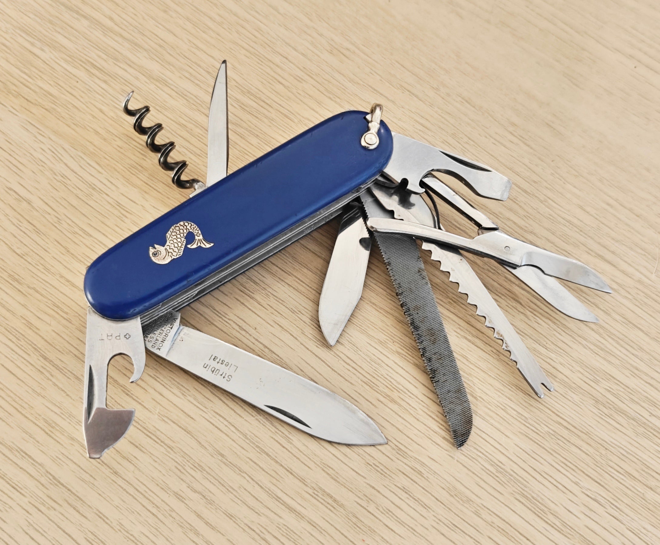 Victorinox Swiss Army Angler Fishermesser Model 235fm 1961-1968 Liestal
