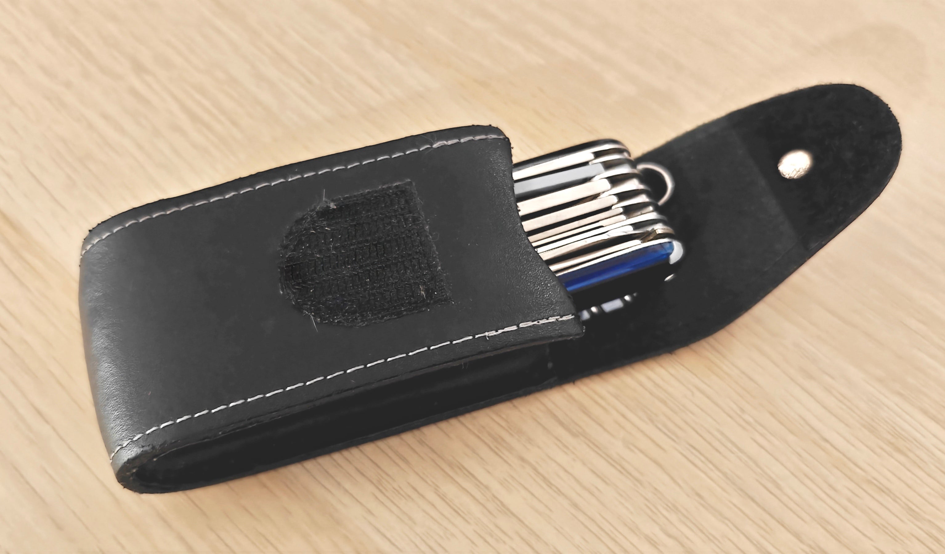 Victorinox Swiss Army Swisschamp Blue 1996-2005 leather pouch