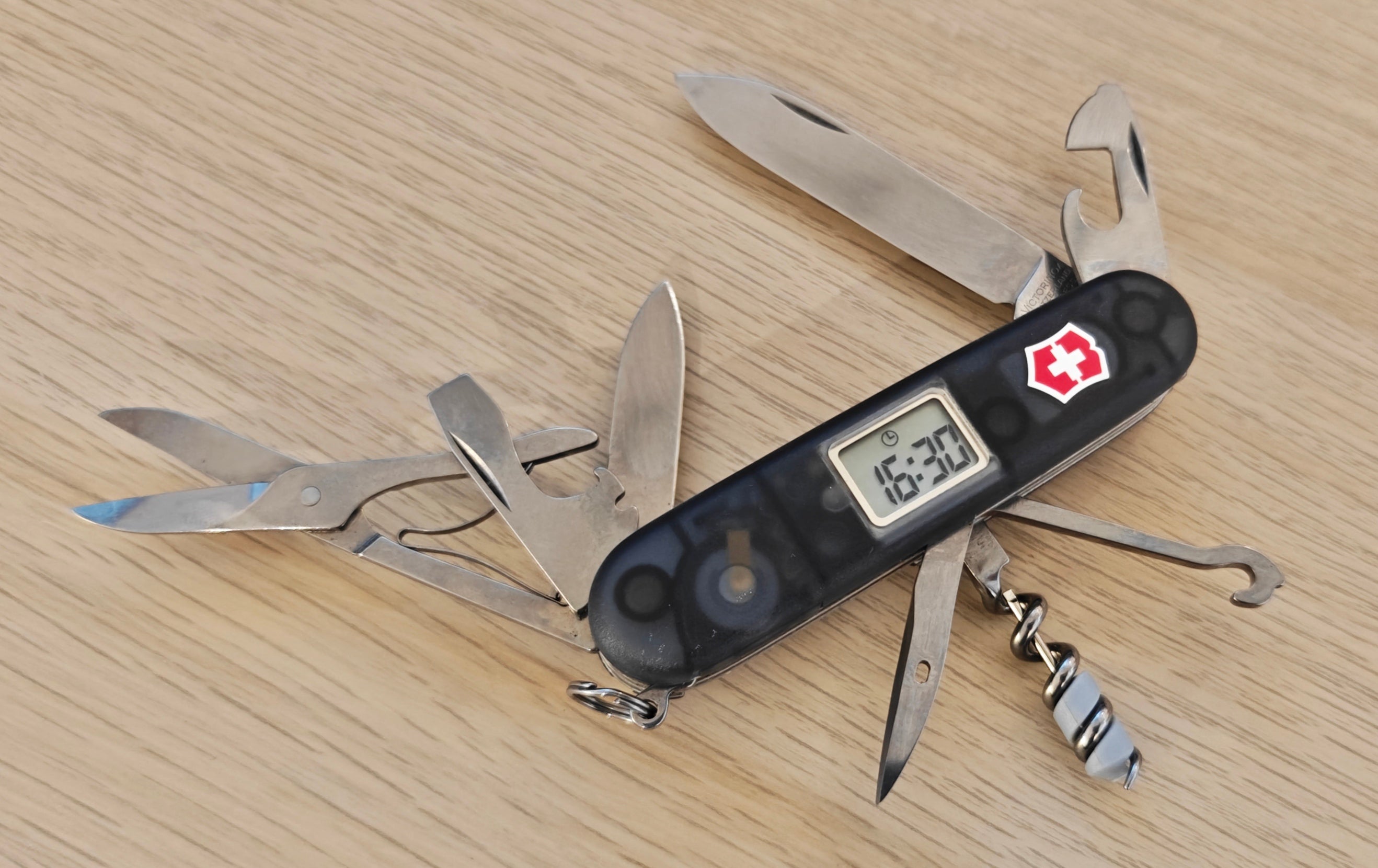 Victorinox Swiss Army Voyager Black Leysin American School