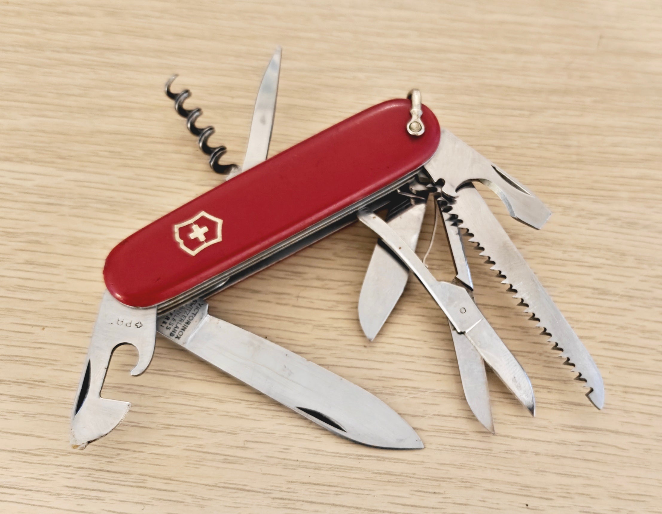 Victorinox Swiss Army Huntsman/Woodsman Victoria 1961-1963 bail