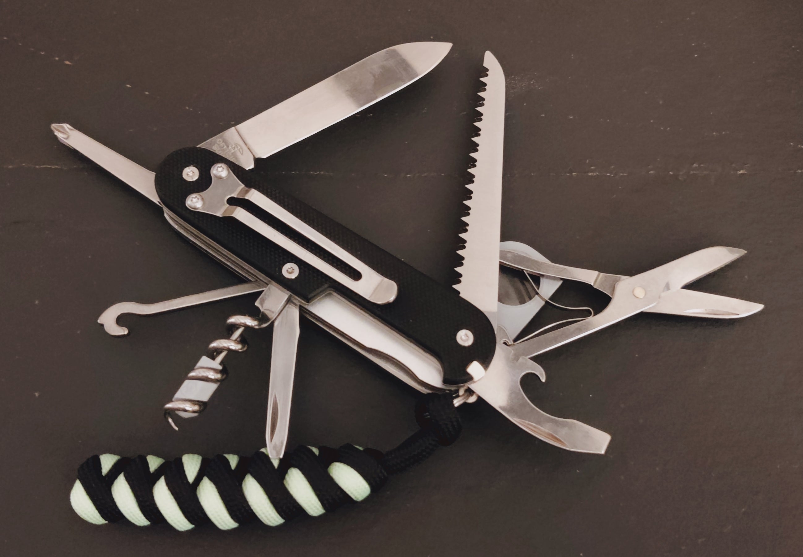 Victorinox Swiss Army Custom Yeoman Woodsaw G10