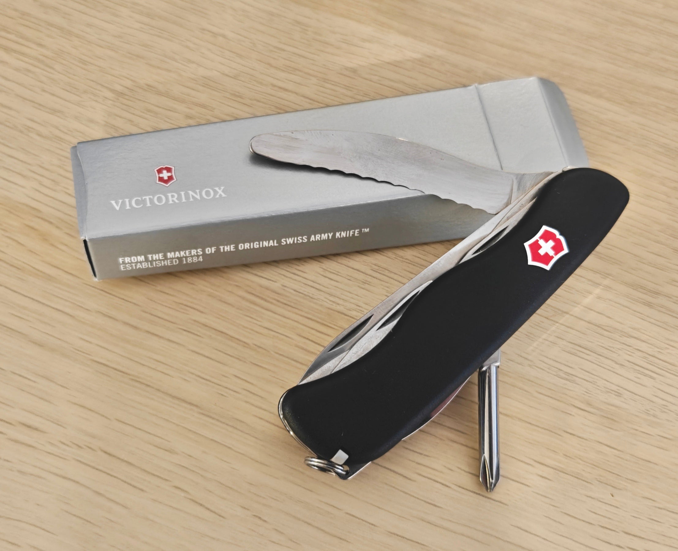Victorinox Swiss Army Parachutist liner lock collector